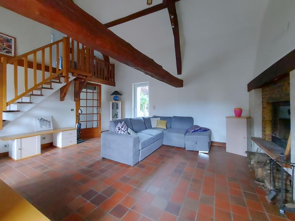 Maison de caractère avec jardin sans vis-à-vis et studio indépendant.