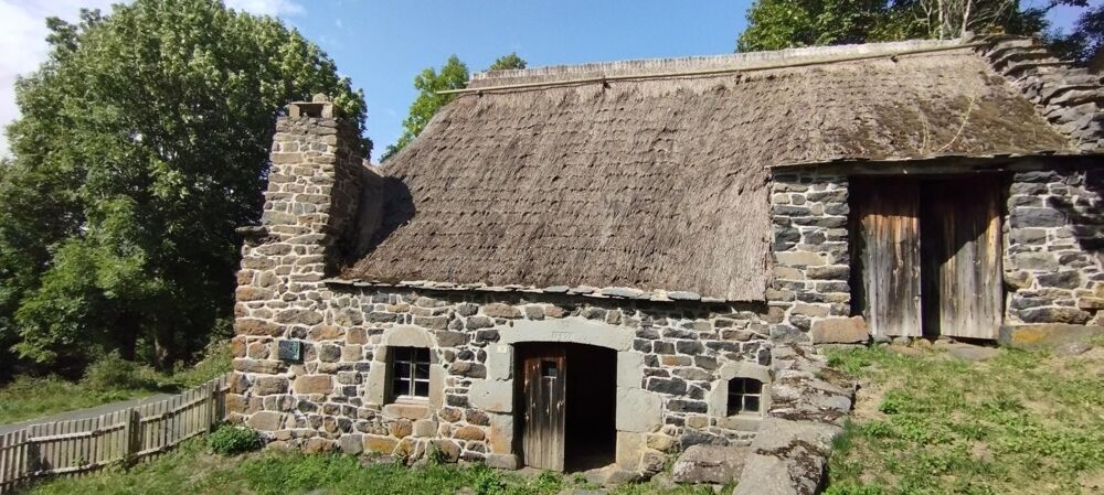 Vente Maison Rare, 2 chaumi�res dans hameau touristique de Haute Loire Saint-front