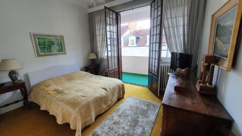 Vente Maison Maison centre ville Vichy 270 m² quartier calme avec toit terasse 80 m² proche Opéra Vichy