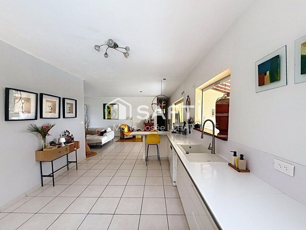 Vente Maison Maison F4  de plain pied avec dépendance et piscine La trinite