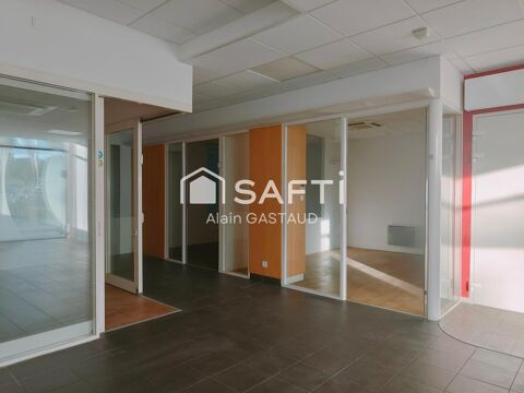 Local en location bureaux de 180 m2 en parfait état !!! Zone Commerciale à Fréjus.Très bon visuel!!! 5435 83600 Frejus