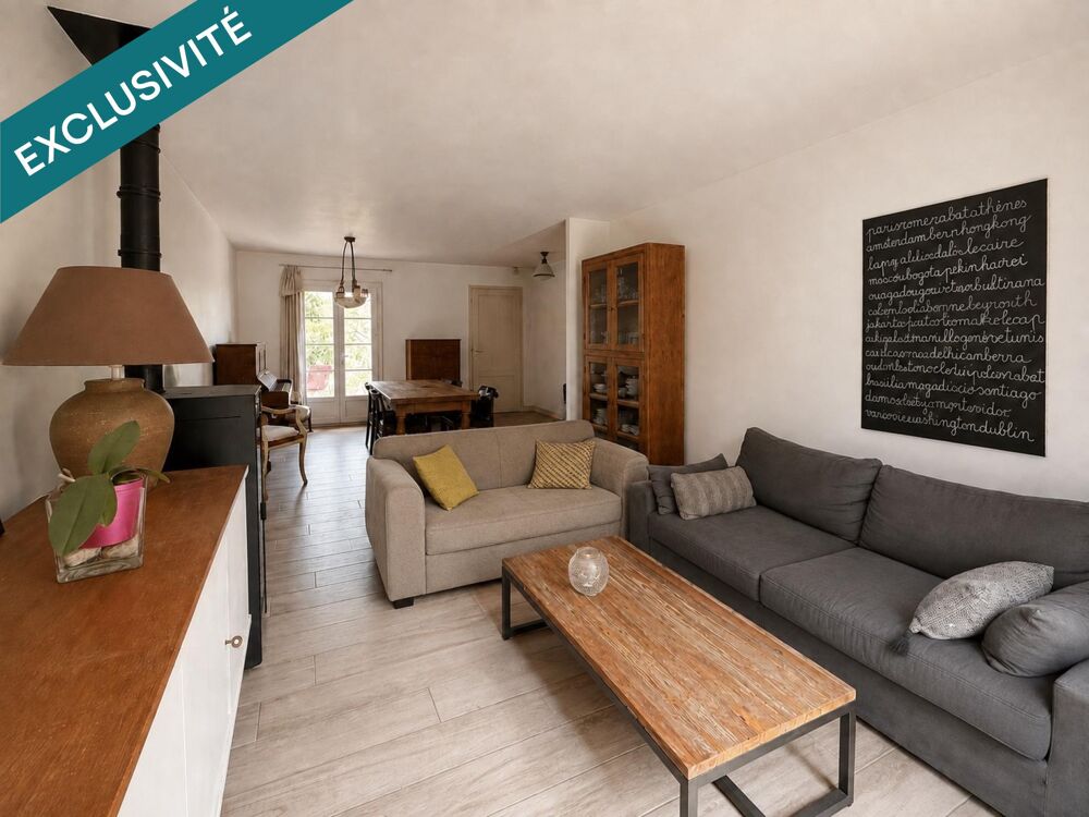 Une maison familiale , plus de 6 000 m² de nature, une piscine et une intimité absolue Ici, le luxe, cest de pouvoir vivre ple