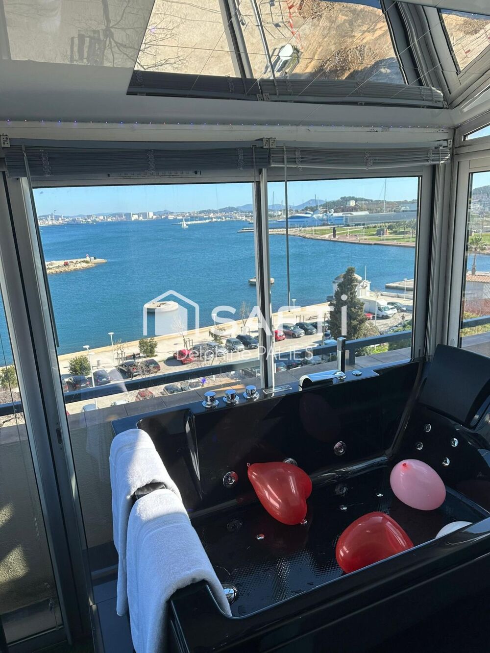 Vente Appartement Dernier étage, vue mer panoramique et balnéo face à l'horizon – Investissement clé en main à La Seyne-sur-Mer. La seyne-sur-mer