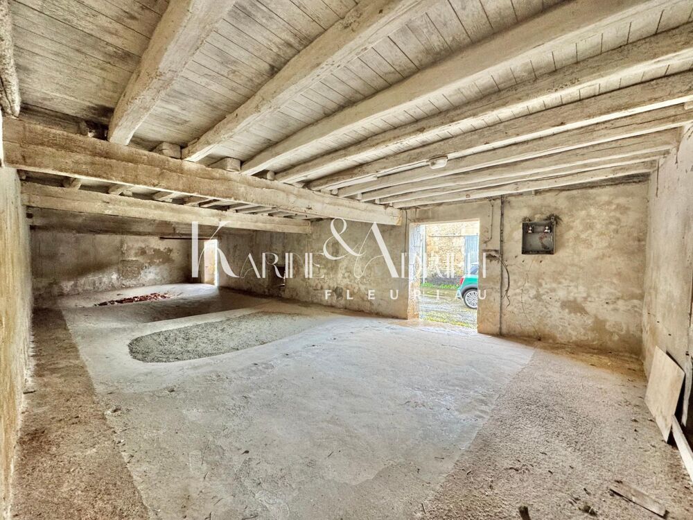 Vente Maison Beau potentiel pour cette bâtisse en pierre offrant au total plus de 378m2 de bâti Saint-martin-de-fraigneau