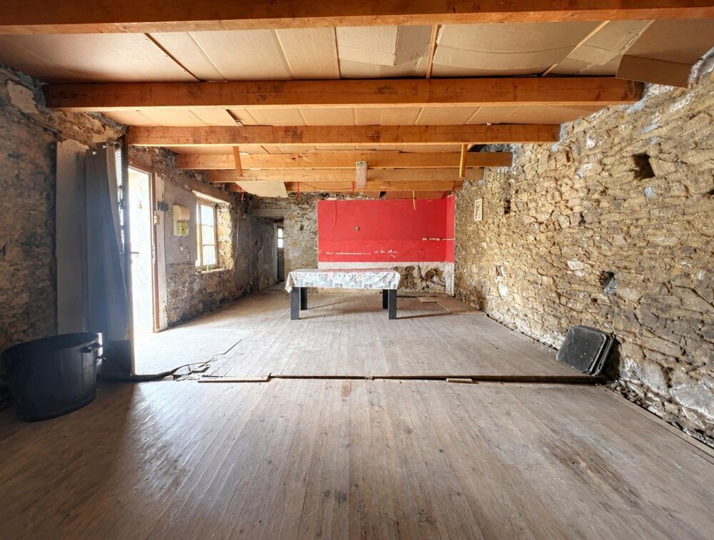 Maison à rénover avec beau potentiel  Gurunhuel