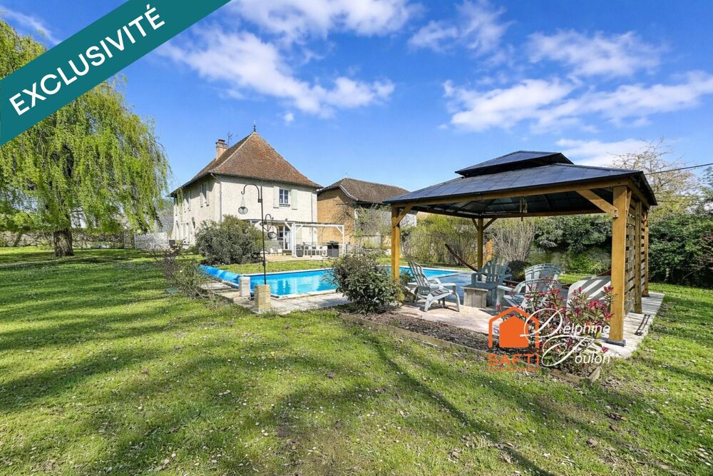 Maison dhabitation familiale avec dépendances et piscine