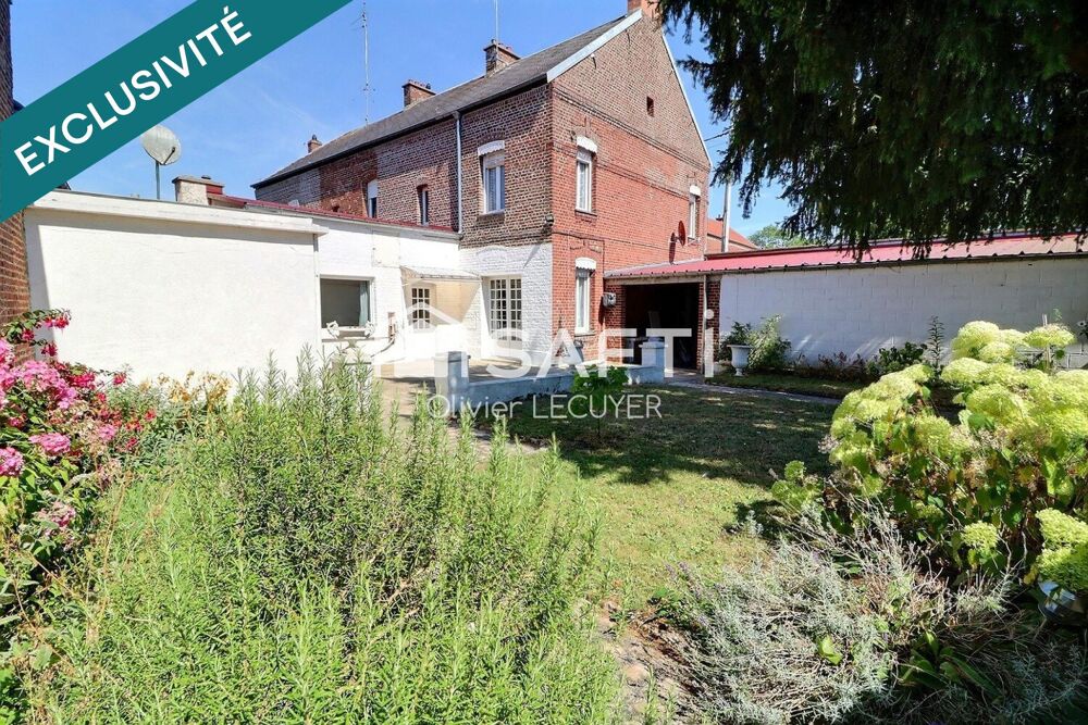 Vente Maison Jolie Propriété à conforter au potentiel d'env. 150 m2, idéalement située proche des commerces, garage, jardin clos et terrasse. Solesmes