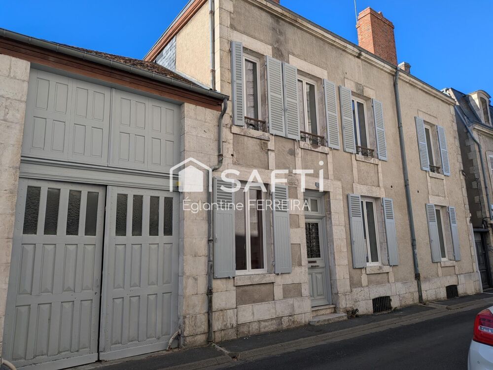 ISSOUDUN, HYPER CENTRE, MAISON DE CARACTÈRE DE 205 M², 5 CHAMBRES, GRAND GARAGE ET COUR FERMÉE