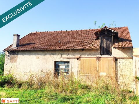 Grand terrain plat incluant un local d'environ 120 m2 avec grenier à réhabiliter 49000 88500 Mattaincourt