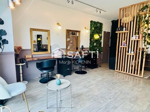  Salon visible, équipé, clientèle fidèle 