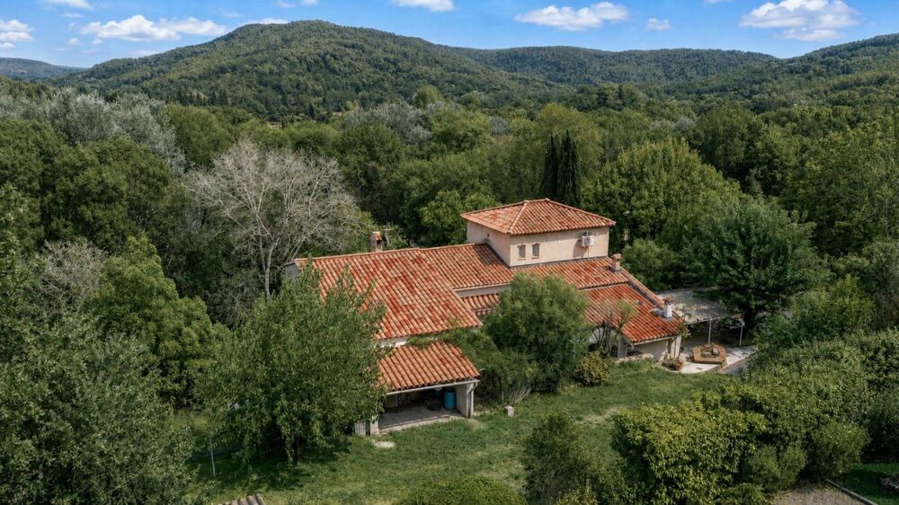 Vente Maison UN HAVRE DE PAIX AU BORD DE LA RIVIÈRE, IDÉAL POUR UNE VIE DE FAMILLE Salernes
