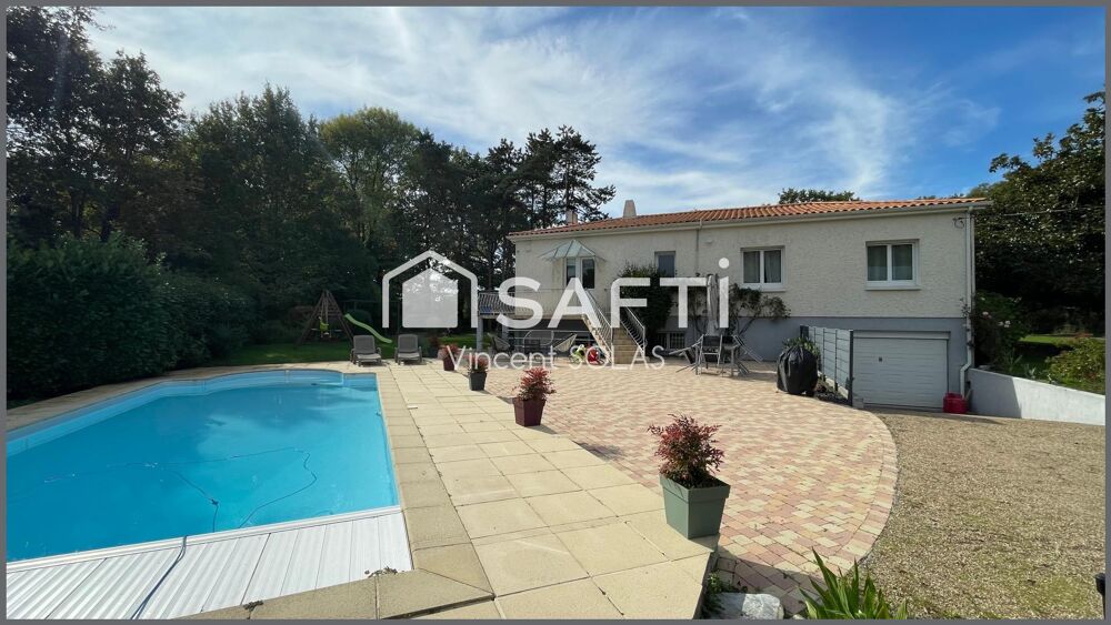 Vente Maison Maison sur Sous-Sol de 158m² - 5 Chambres - 2 SDE - Hors Lotissement - Piscine - Jardin - Garage La roche-sur-yon