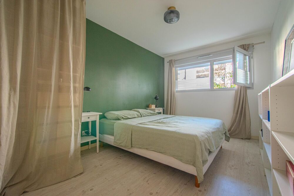 Vente Appartement BORDEAUX BASSINS A FLOTS Appartement 2 chambres, balcon, parking Bordeaux