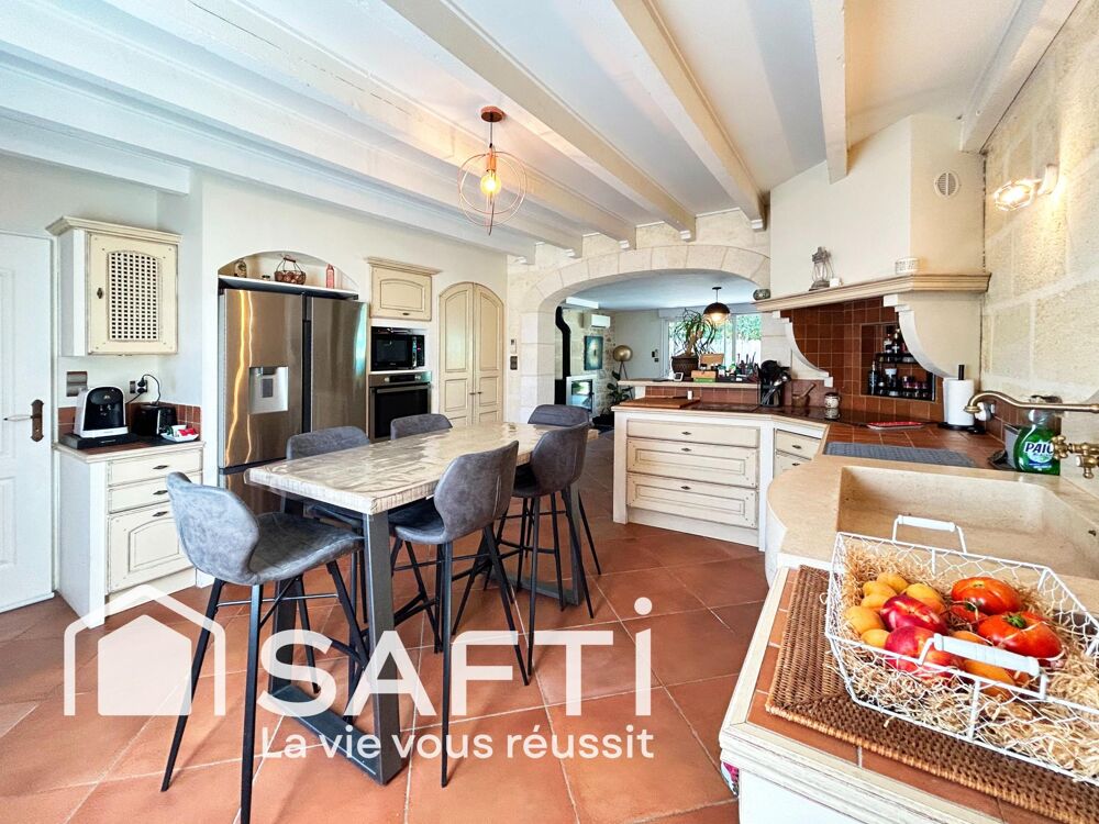 Vente Maison Maison de 223m² - 8 pièces - Piscine - Garage Vayres
