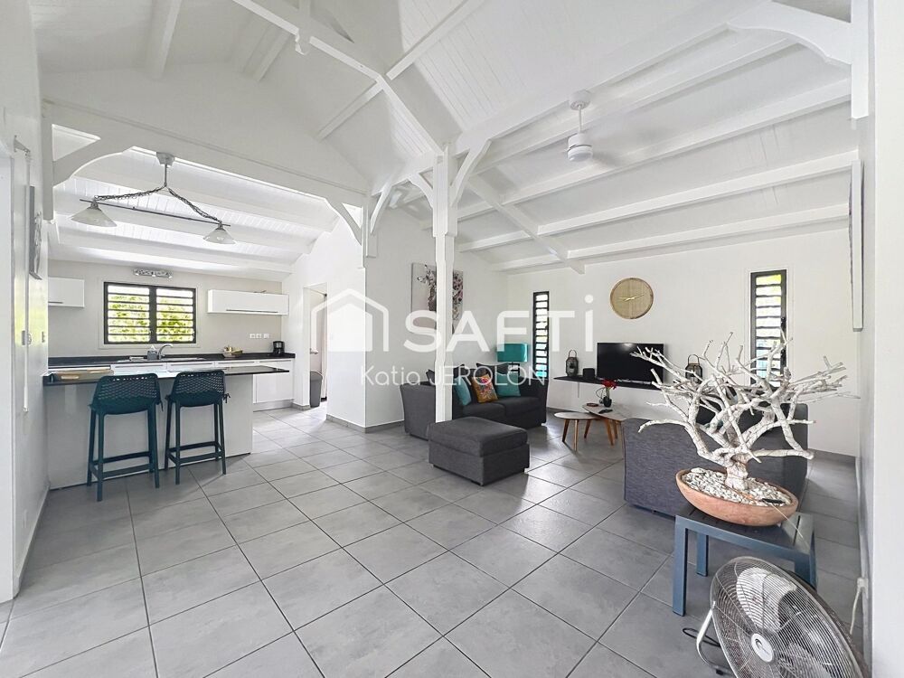 Villa T4 récente loué meublée avec piscine