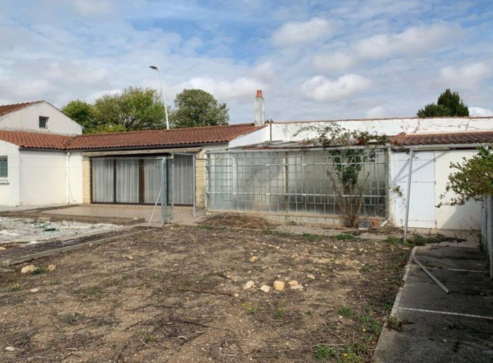 Vente Terrain PLEIN SUD SECTEUR RECHERCHE SUR LA ROCHELLE TERRAIN DE 354 M2 AVEC SON GARAGE ! La rochelle