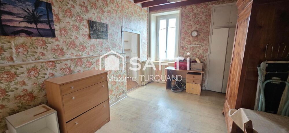 Vente Maison Maison d'habitation à rénover 110m², 3 chambres 730m² de terrain + dépendances. Saint-marsault