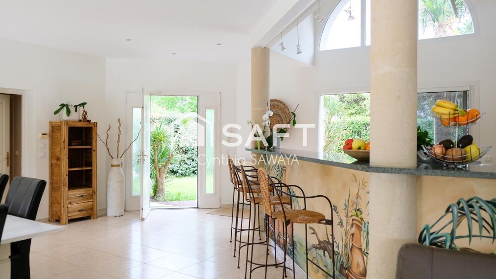 Vente Maison Superbe maison plain-pied baignée de lumière avec double garage et piscine La teste-de-buch