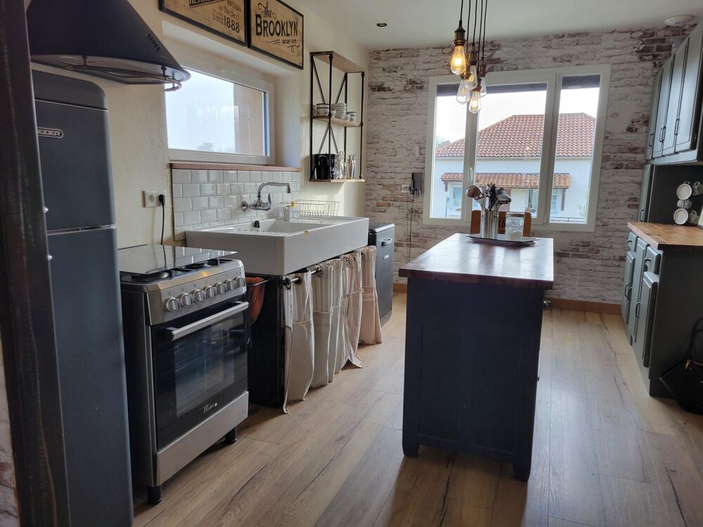 Vente Maison Maison individuelle de ville rénovée avec garage Riberac