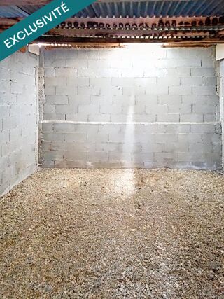  Parking / Garage à vendre 93 m²