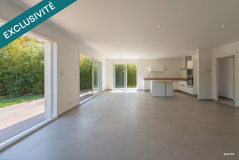 Maison contemporaine de plain-pied  127 m²  Lespinasse