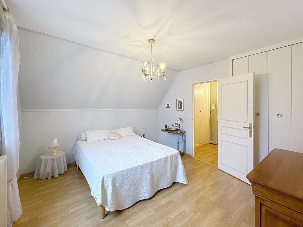 Vente Maison Rare � la vente ! Maison de type St Cloud au Parc des Aigles Chantilly