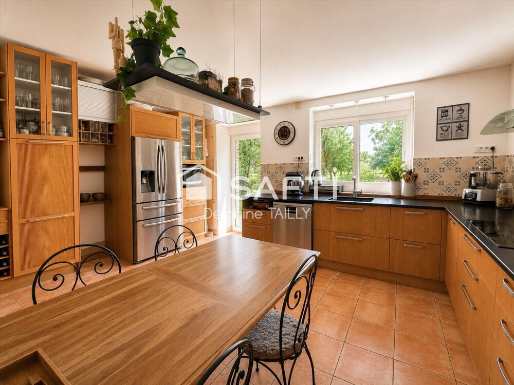 Vente Maison Longère 183 m2 - 5 chambres 13500 m2 de terrain Saint-etienne-de-montluc