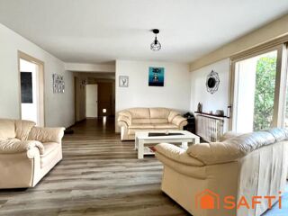 Vente Maison Très belle propriété  T7 d'environ 252 m2 + studio et  garage Saint-cesaire