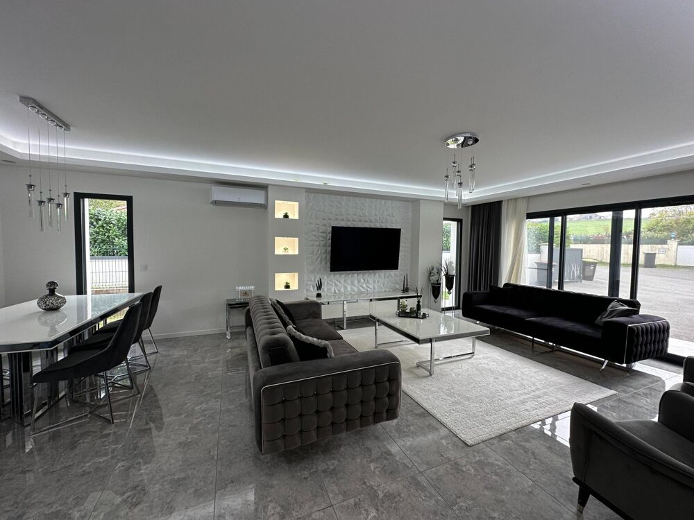 Vente Maison Maison récente de 143 m² avec piscine – Environnement calme à Croignon Creon