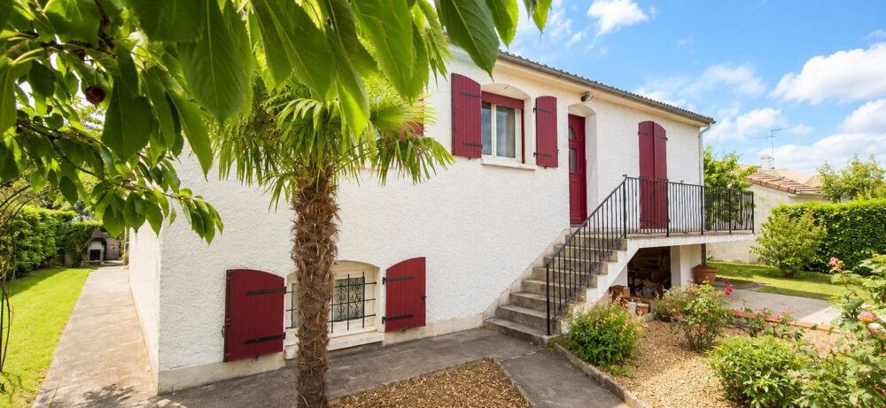 Maison familiale avec jardin à Échiré