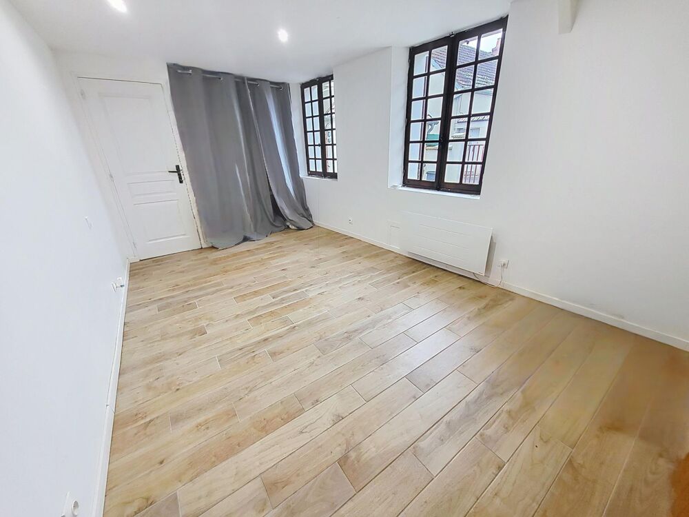 Vente Maison Maison de ville évolutive avec suite parentale, caves et étage aménageable à Dun-sur-Auron Dun-sur-auron