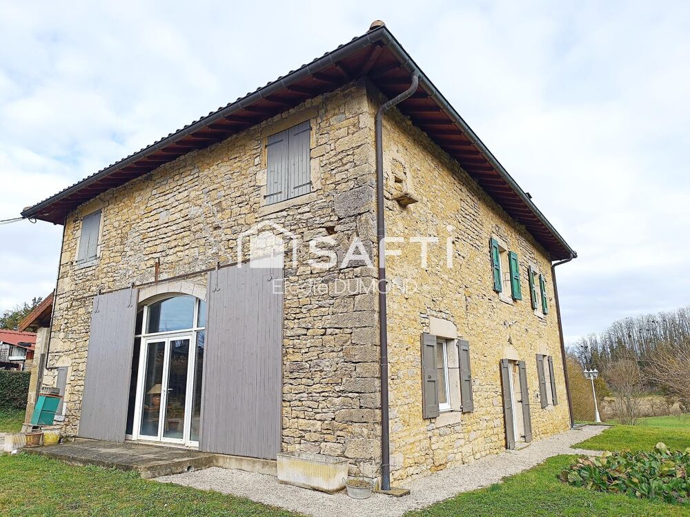 Magnifique propriété de 250 m2 habitable sur terrain arboré de 11038 m2