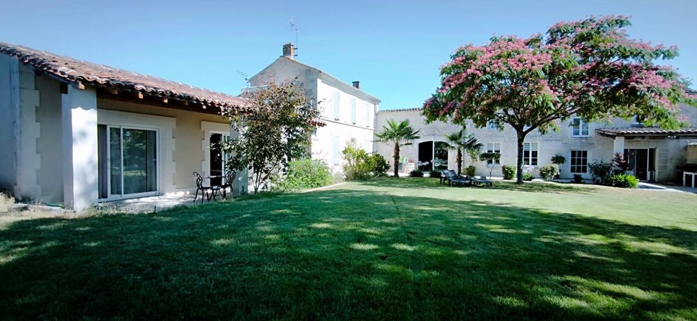 Vente Maison Domaine de caractère, cadre naturel préservé Bourg-charente