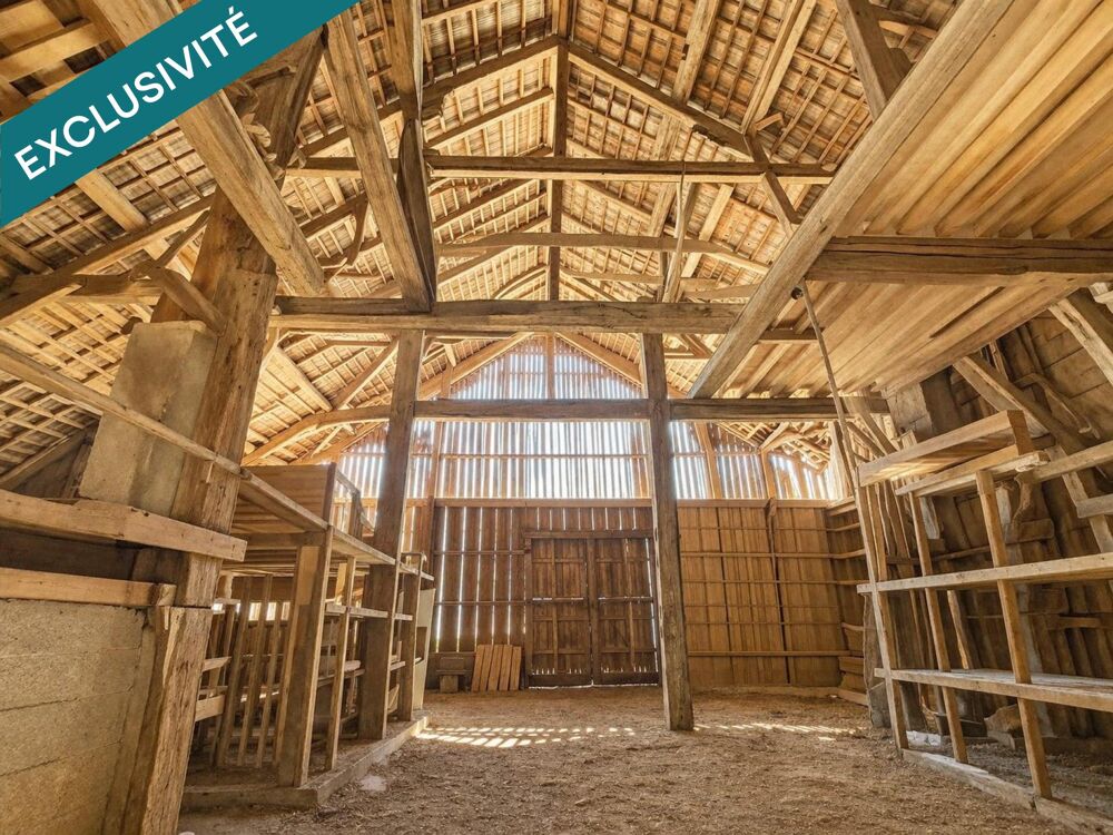 Maison de village avec grange à rénover sur une beau terrain plat de plus de 10 ares