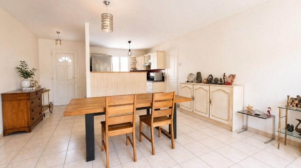 Vente Maison Maison de plain-pied avec jardin arboré. Verines