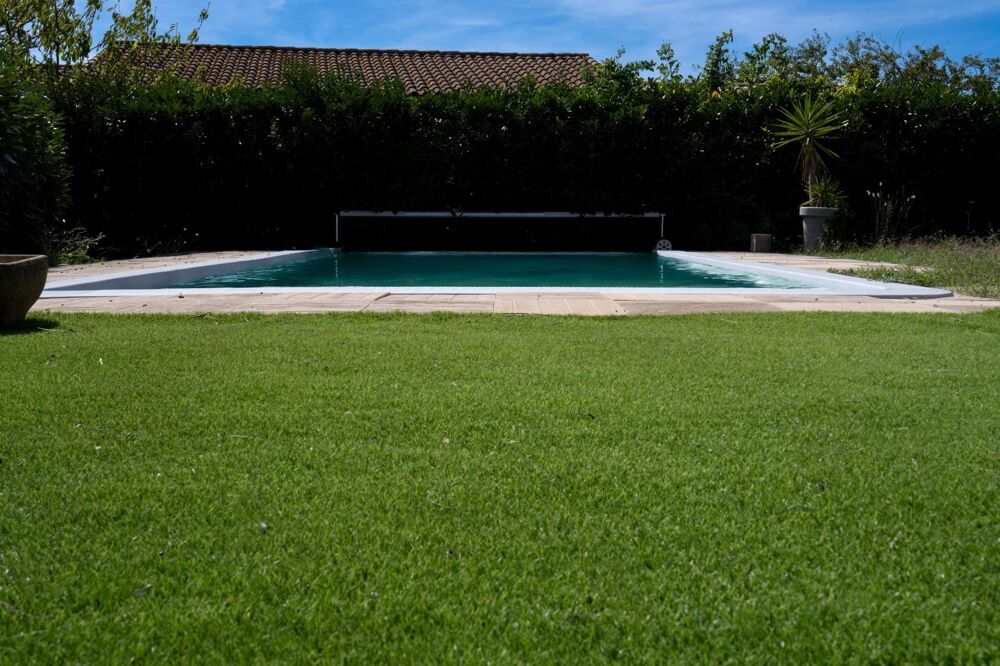 Maison plain-pied - 3ch. - Garage - Jardin - Piscine