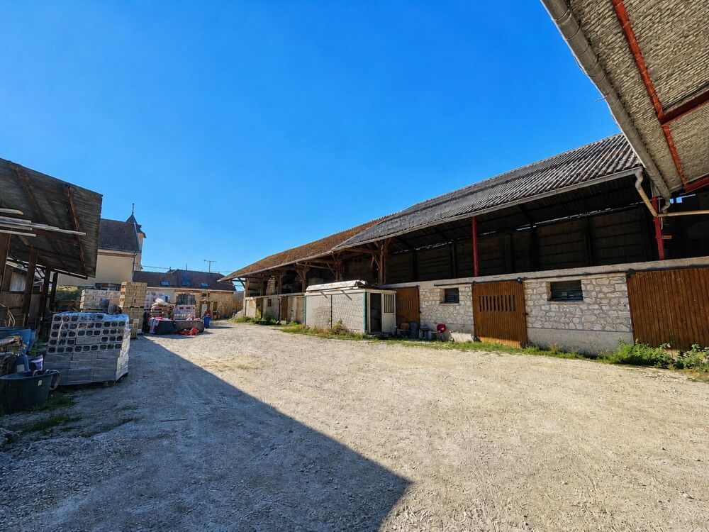 Bien plus quune maison, un véritable lieu de vie et de projets aux multiples possibilités.