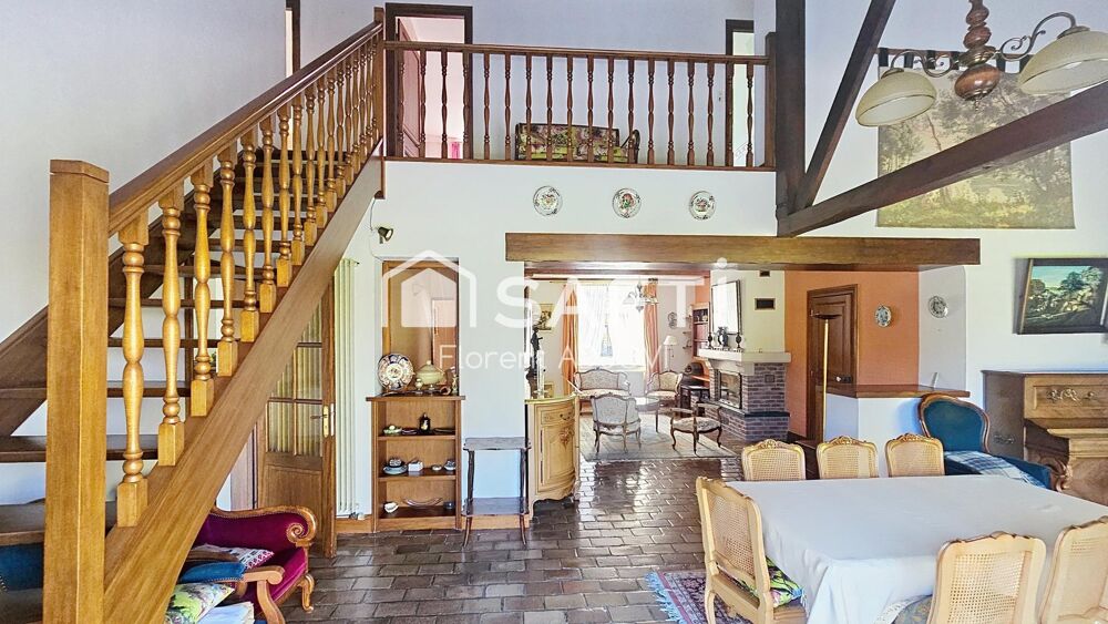 Vente Maison Laissez vous séduire par cette élégante maison de maitre plain pied alliant charme, volumes généreux et cadre de vie paisible Arneke