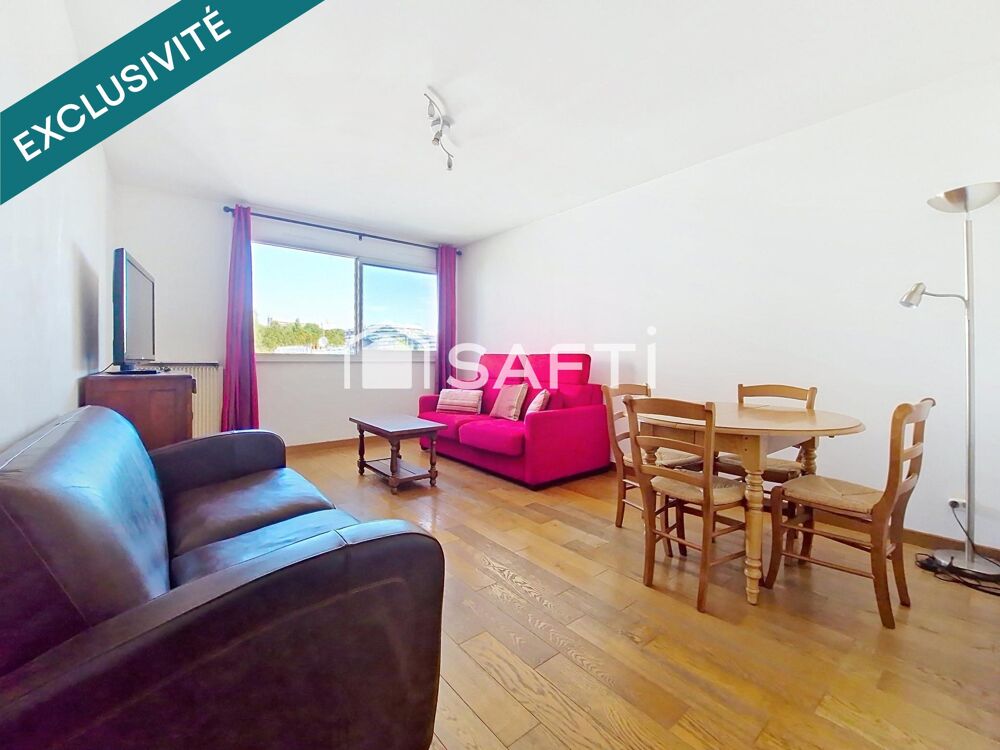 Vente Appartement Le calme du dernier étage, à 5 min du métro Robespierre. Montreuil