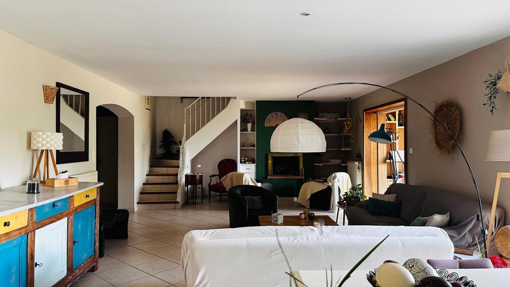 Maison 225 m² + studio sur 1 100 m² de terrain