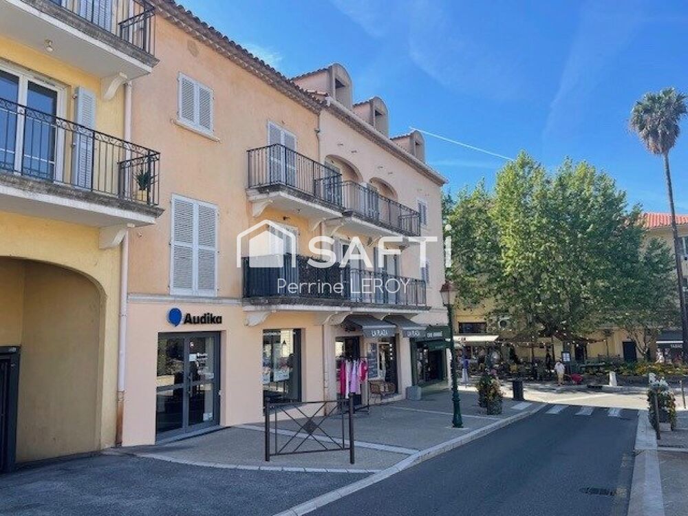 En plein centre ville de Sainte-Maxime, à 300m de la plage, superbe T2 vue mer de 45m².