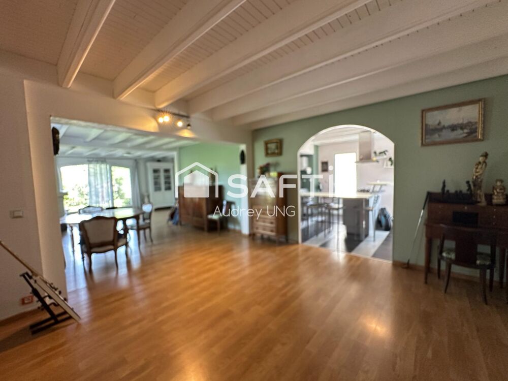 Vente Maison Maison familiale avec piscine – Environnement calme et recherché Saint-loubes