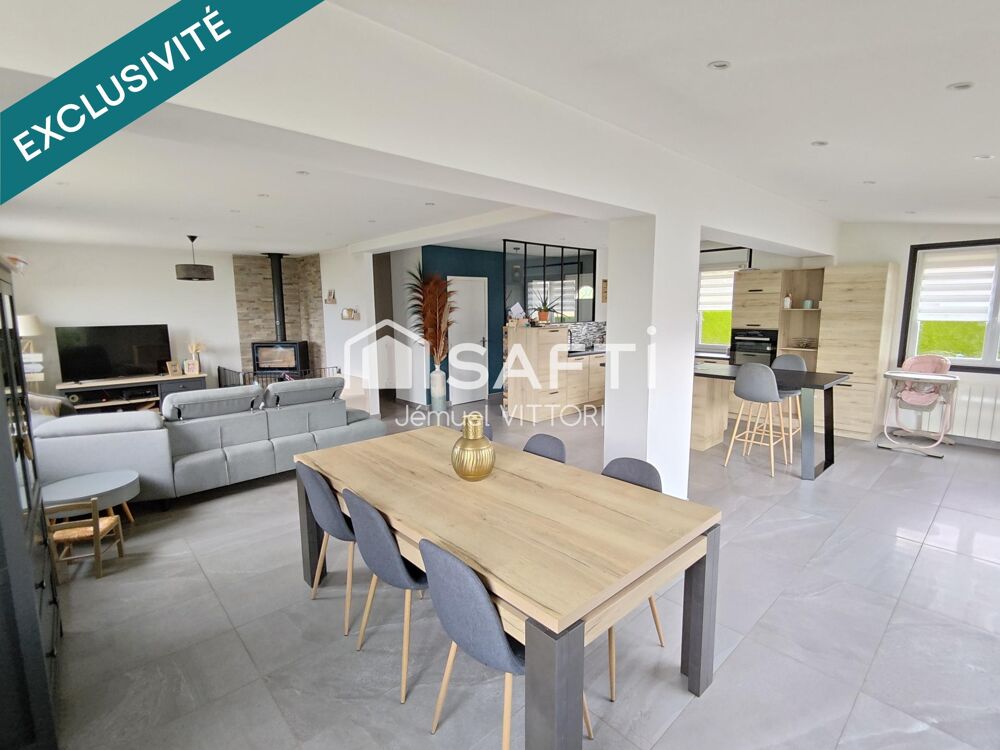 Maison rénovée avec vie de plain-pied, 4 chambres et sous-sol intégral