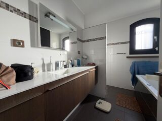  Maison  vendre 8 pices 200 m