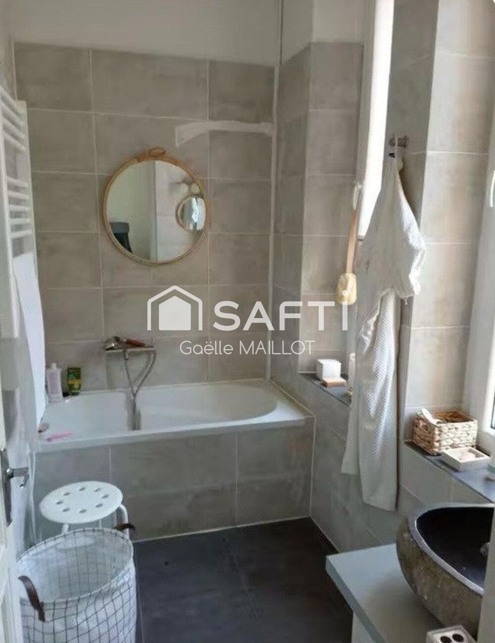 Vente Maison Immeuble de 3 appartements avec jardin de 140m² . Saint-laurent-de-cerdans