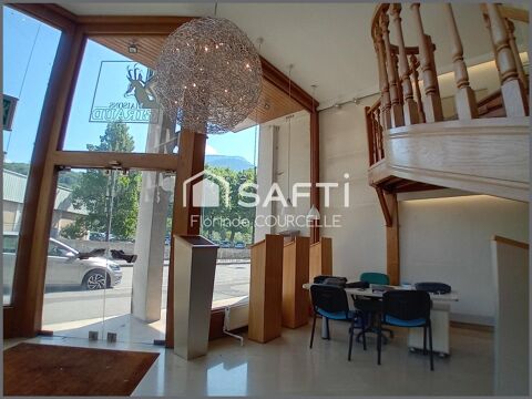 Local commerciale offrant de beaux volumes &agrave; Albertville 1362 73200 Albertville