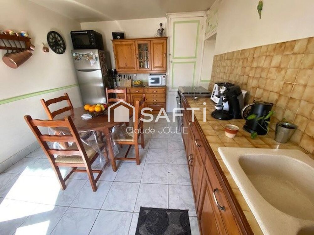Vente Maison Maison de 225 m² habitables à 3 km de VILLENEUVE d'AVEYRON Villeneuve