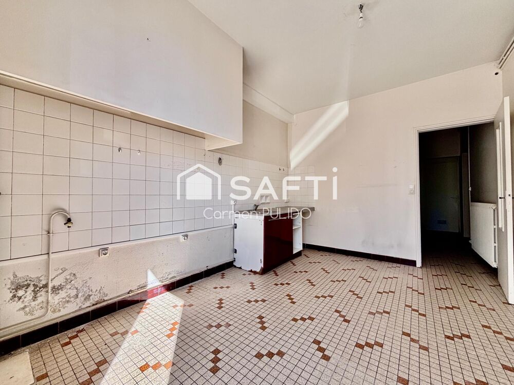 Maison en pierre 110 m²  Centre-ville de Castillon-la-Bataille  3 chambres  Jardin