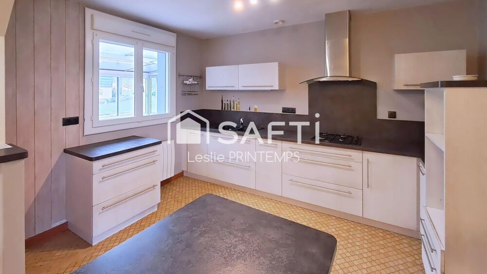 Maison familiale 6 chambres avec dépendances