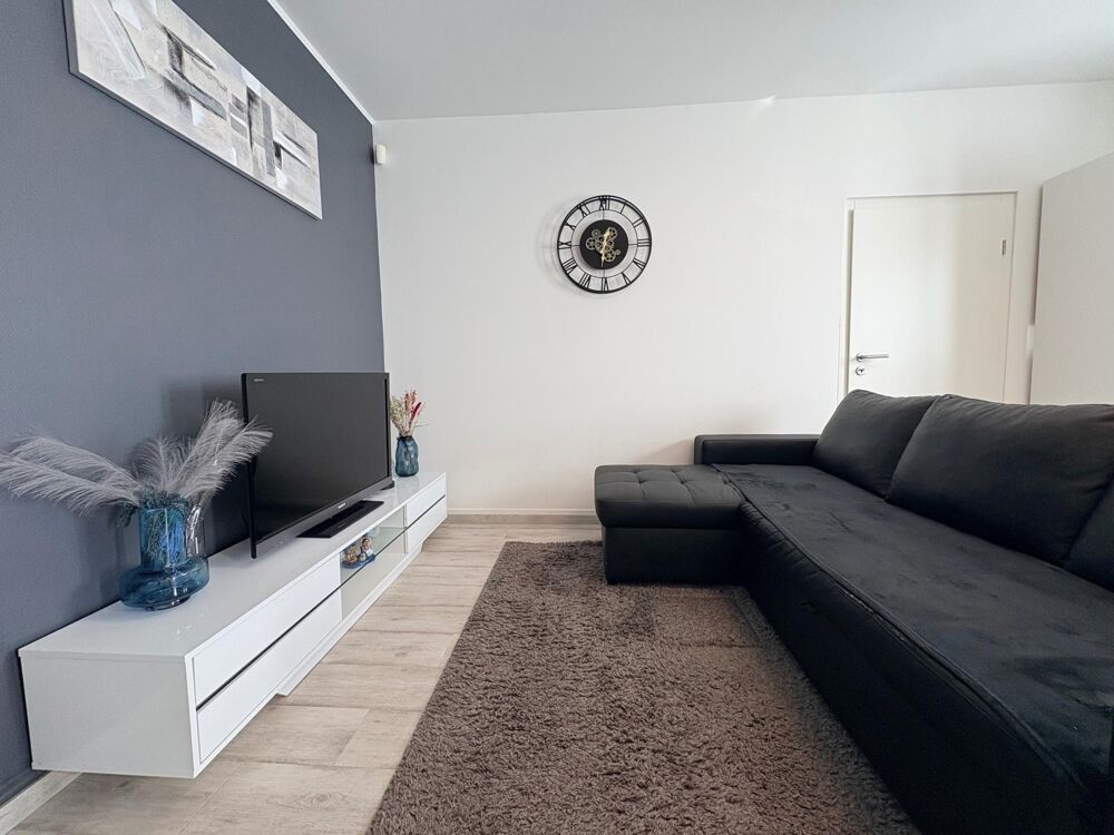 Le prix d'un appartement. Les avantages d'une maison.
